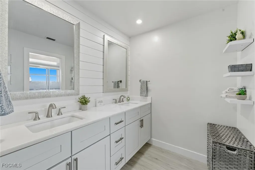 1310 SW 19th Lane Cape Coral FL 33991