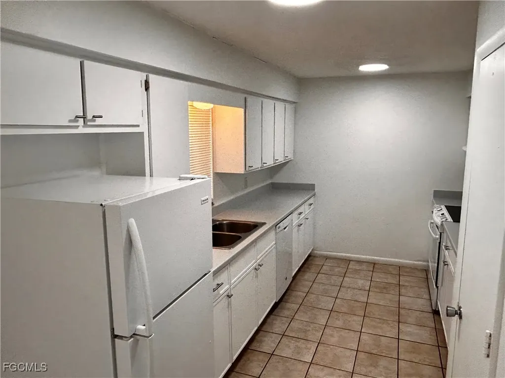 19061 / 19065 Tangerine Road Fort Myers FL 33967