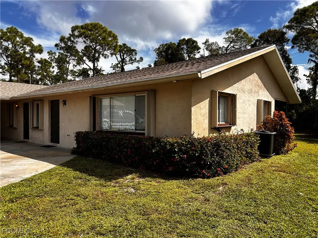 19061 / 19065 Tangerine Road Fort Myers FL 33967