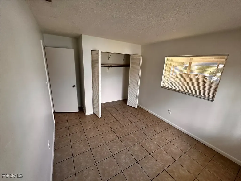 19061 / 19065 Tangerine Road Fort Myers FL 33967