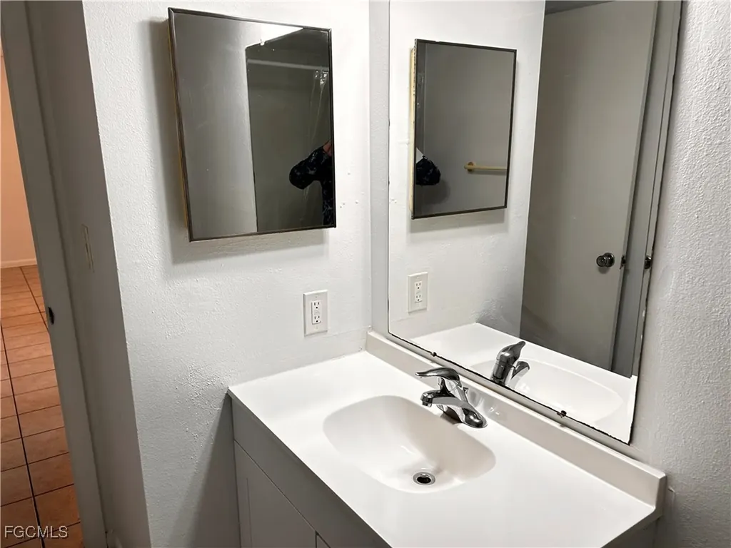 19061 / 19065 Tangerine Road Fort Myers FL 33967