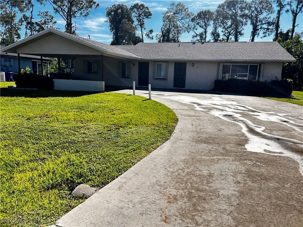 19061 / 19065 Tangerine Road Fort Myers FL 33967