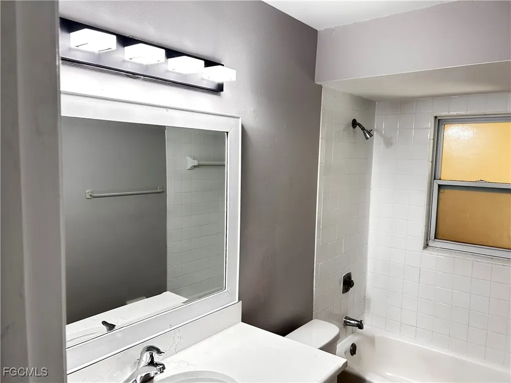 19061 / 19065 Tangerine Road Fort Myers FL 33967