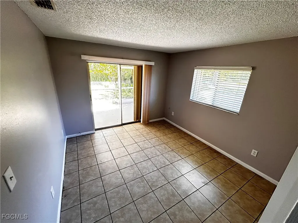 19061 / 19065 Tangerine Road Fort Myers FL 33967