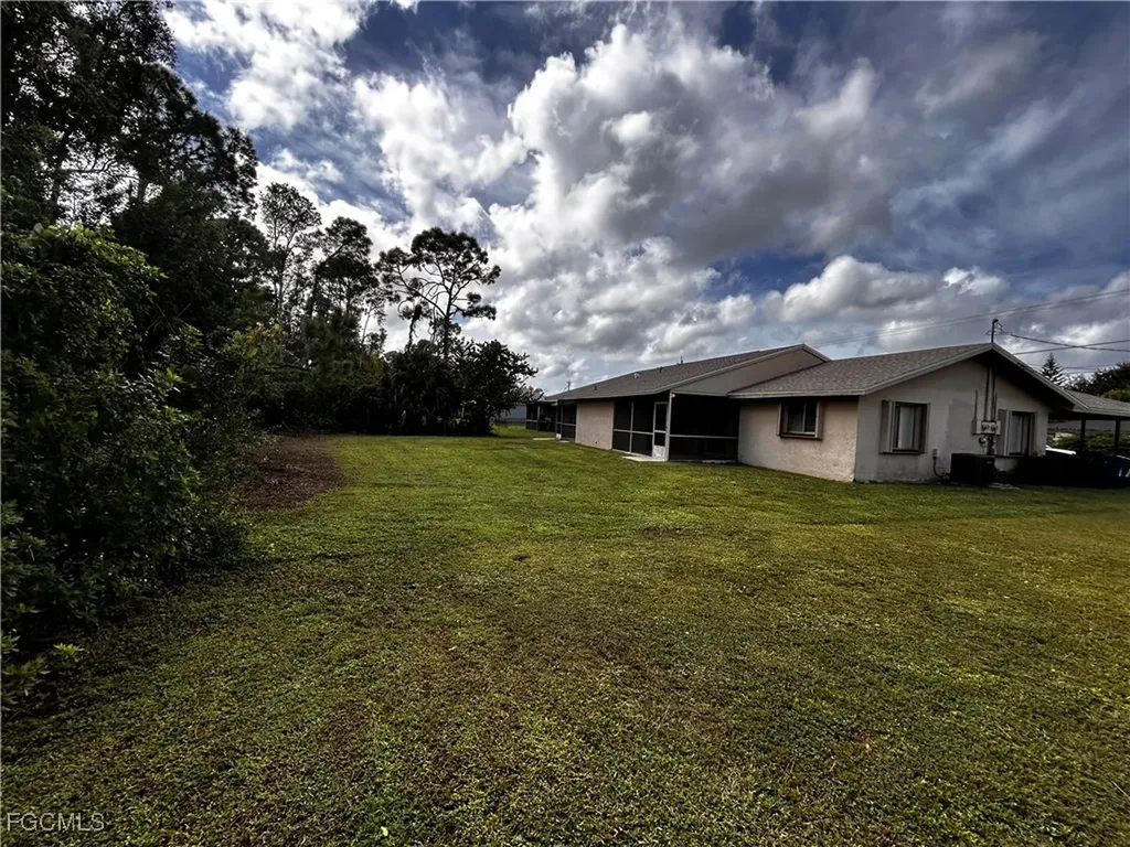 19061 / 19065 Tangerine Road Fort Myers FL 33967