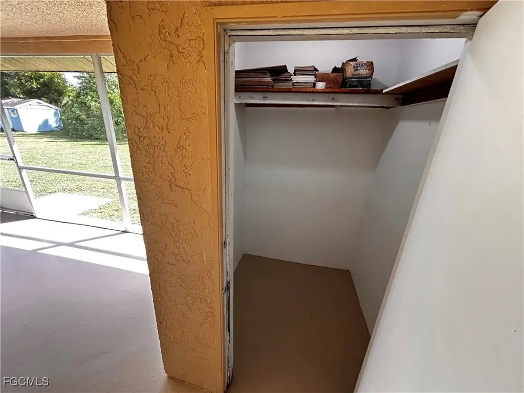 19061 / 19065 Tangerine Road Fort Myers FL 33967