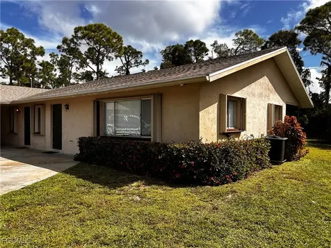 19061 / 19065 Tangerine Road Fort Myers FL 33967