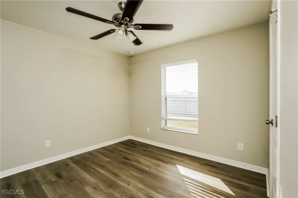 1422 NW 1st Street Cape Coral FL 33993