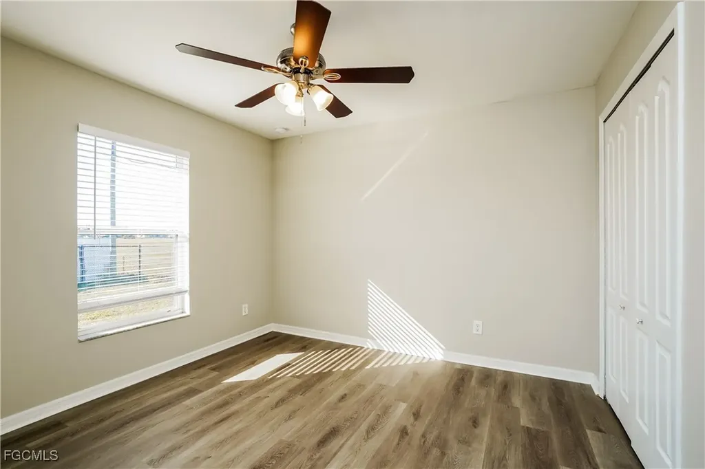 1422 NW 1st Street Cape Coral FL 33993