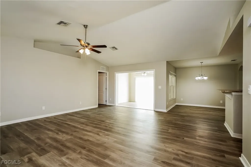 1422 NW 1st Street Cape Coral FL 33993
