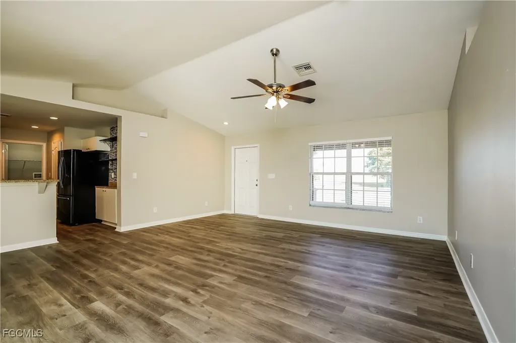 1422 NW 1st Street Cape Coral FL 33993