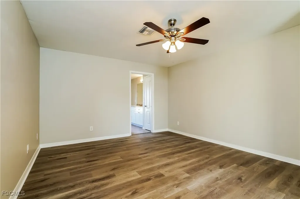 1422 NW 1st Street Cape Coral FL 33993