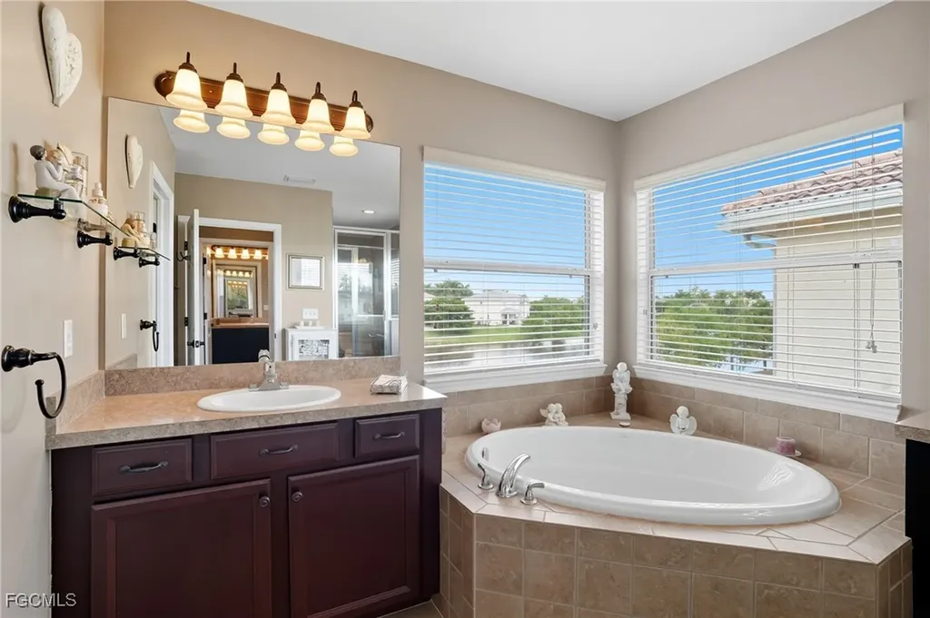 8591 Sumner Avenue Fort Myers FL 33908