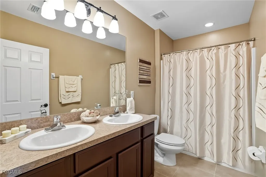 8591 Sumner Avenue Fort Myers FL 33908