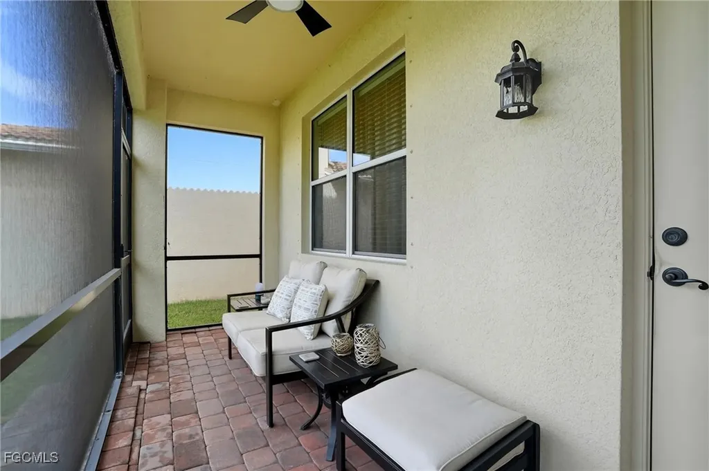 8591 Sumner Avenue Fort Myers FL 33908