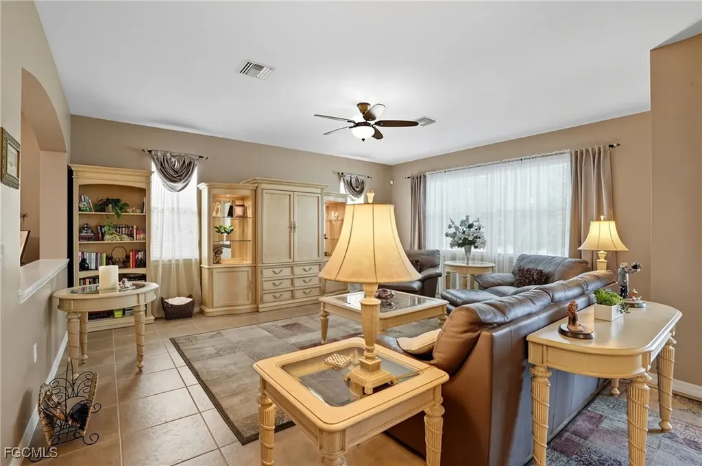 8591 Sumner Avenue Fort Myers FL 33908