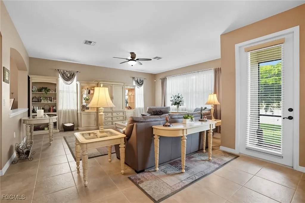 8591 Sumner Avenue Fort Myers FL 33908