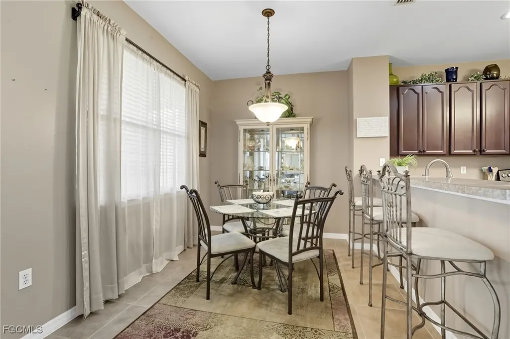 8591 Sumner Avenue Fort Myers FL 33908