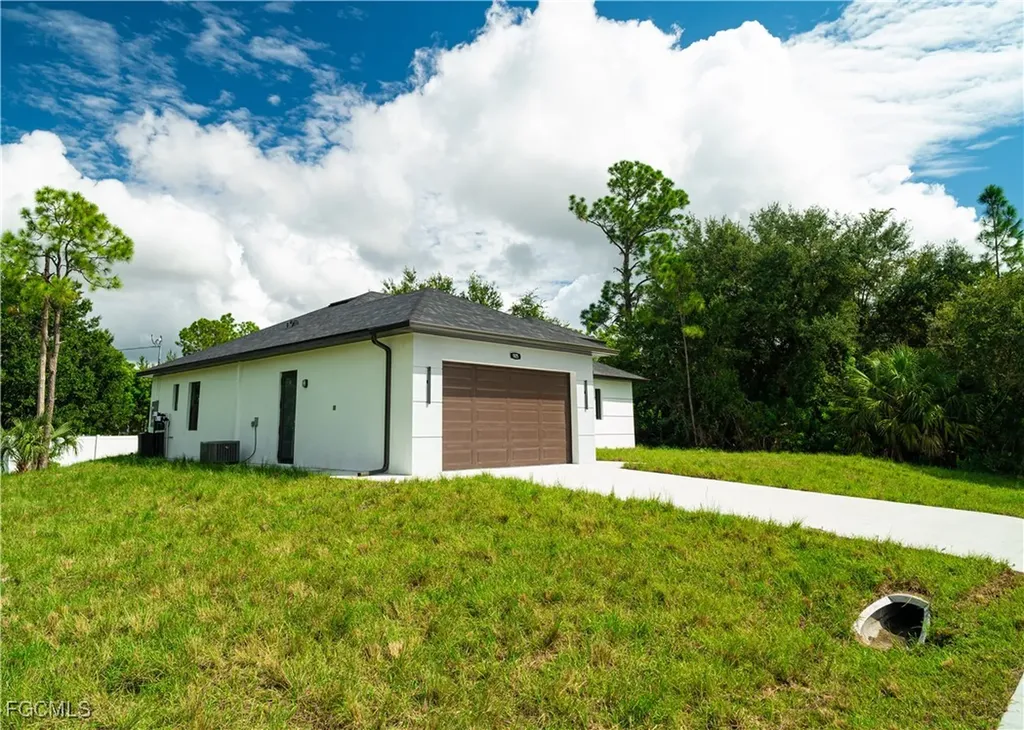 905 E 6th Street Lehigh Acres FL 33972
