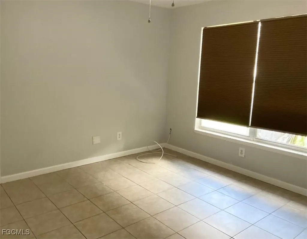 1511 SE 24th Avenue Cape Coral FL 33990