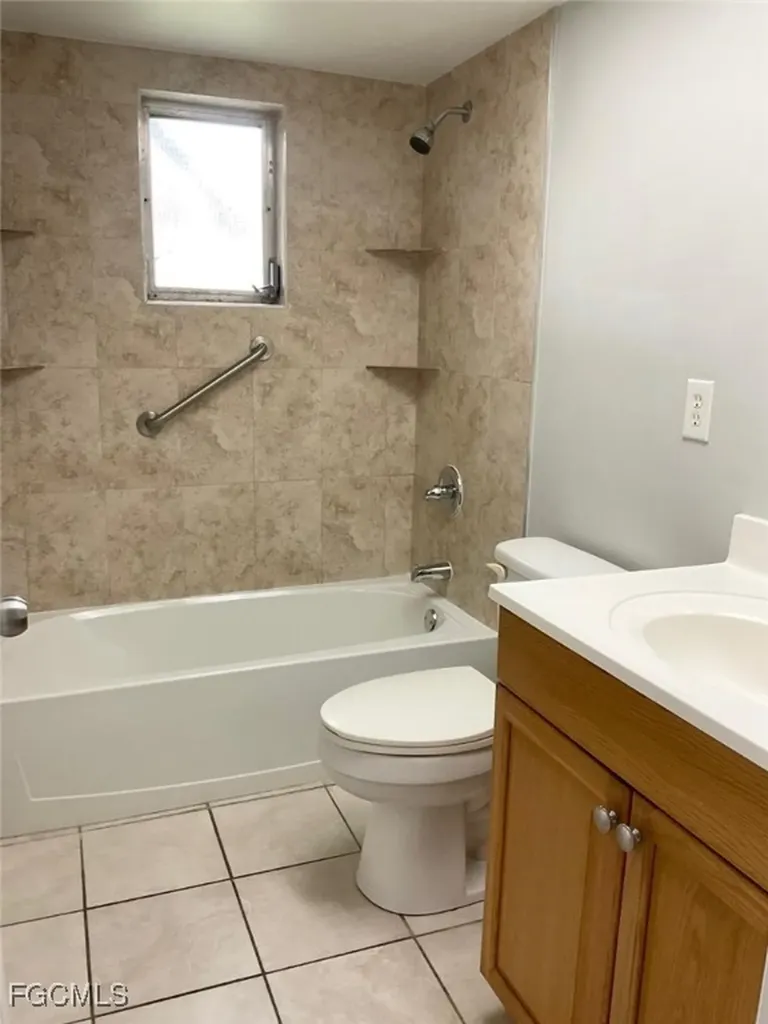 1511 SE 24th Avenue Cape Coral FL 33990