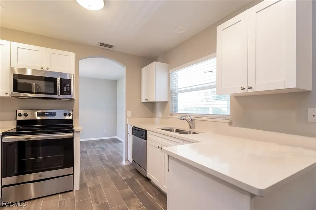 1107 SE 5th Avenue Cape Coral FL 33990
