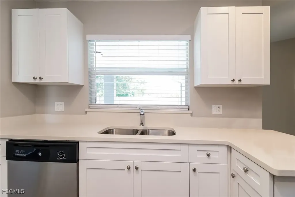 1107 SE 5th Avenue Cape Coral FL 33990