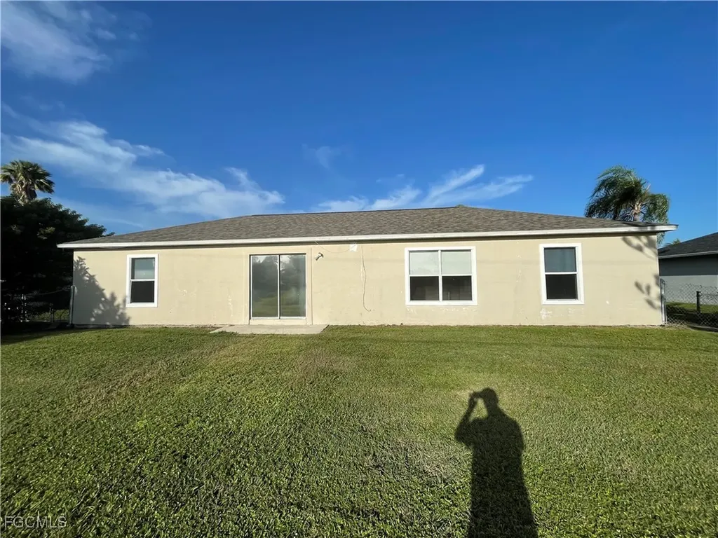 1409 SW 11th Place Cape Coral FL 33991