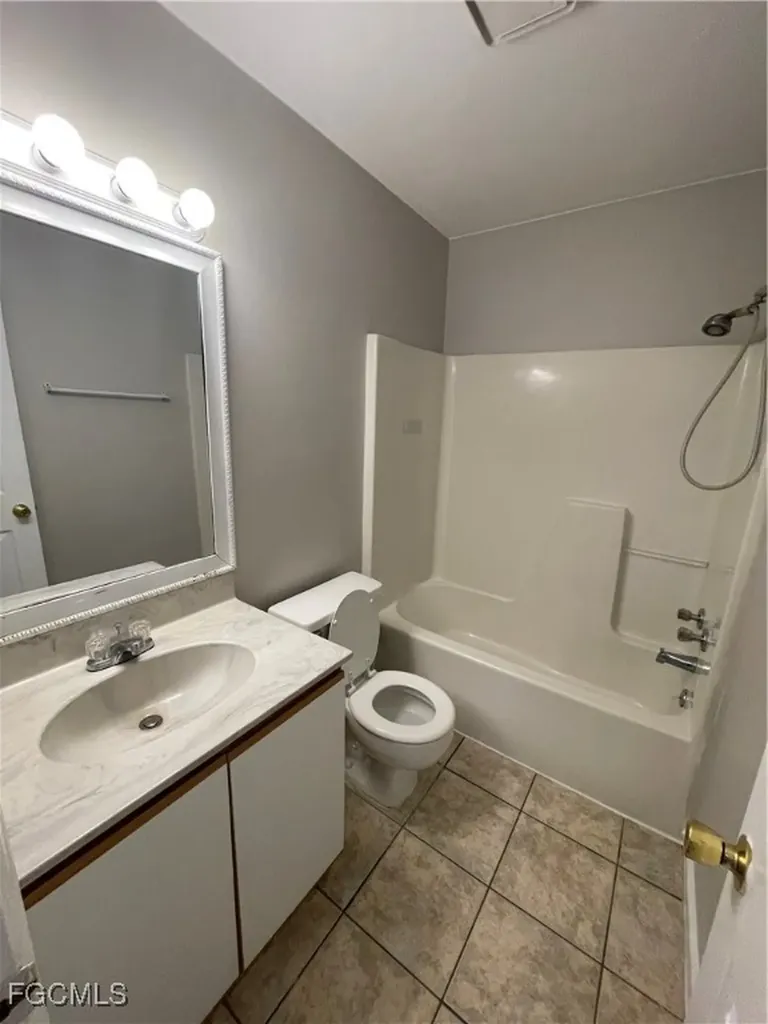 1409 SW 11th Place Cape Coral FL 33991