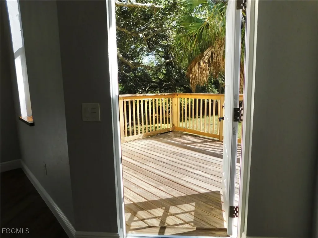 16990 Laurelin Court North Fort Myers FL 33917