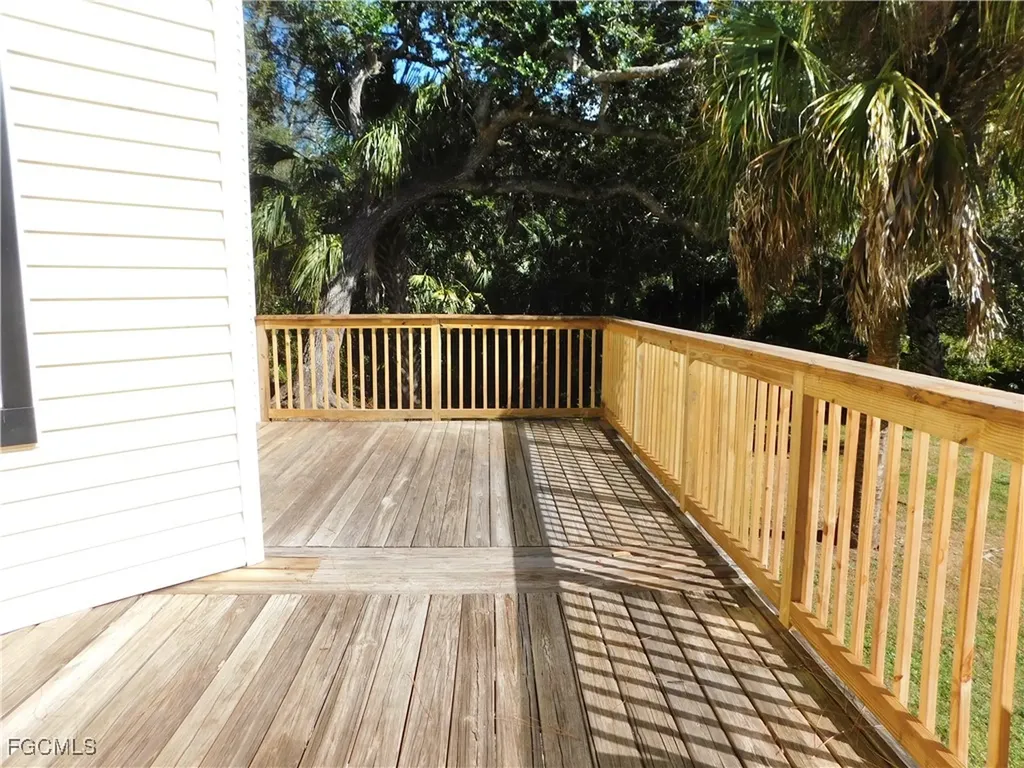16990 Laurelin Court North Fort Myers FL 33917