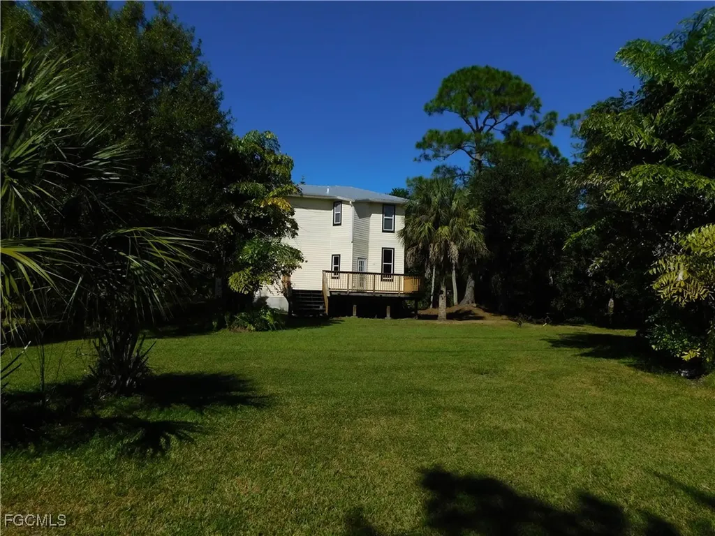 16990 Laurelin Court North Fort Myers FL 33917