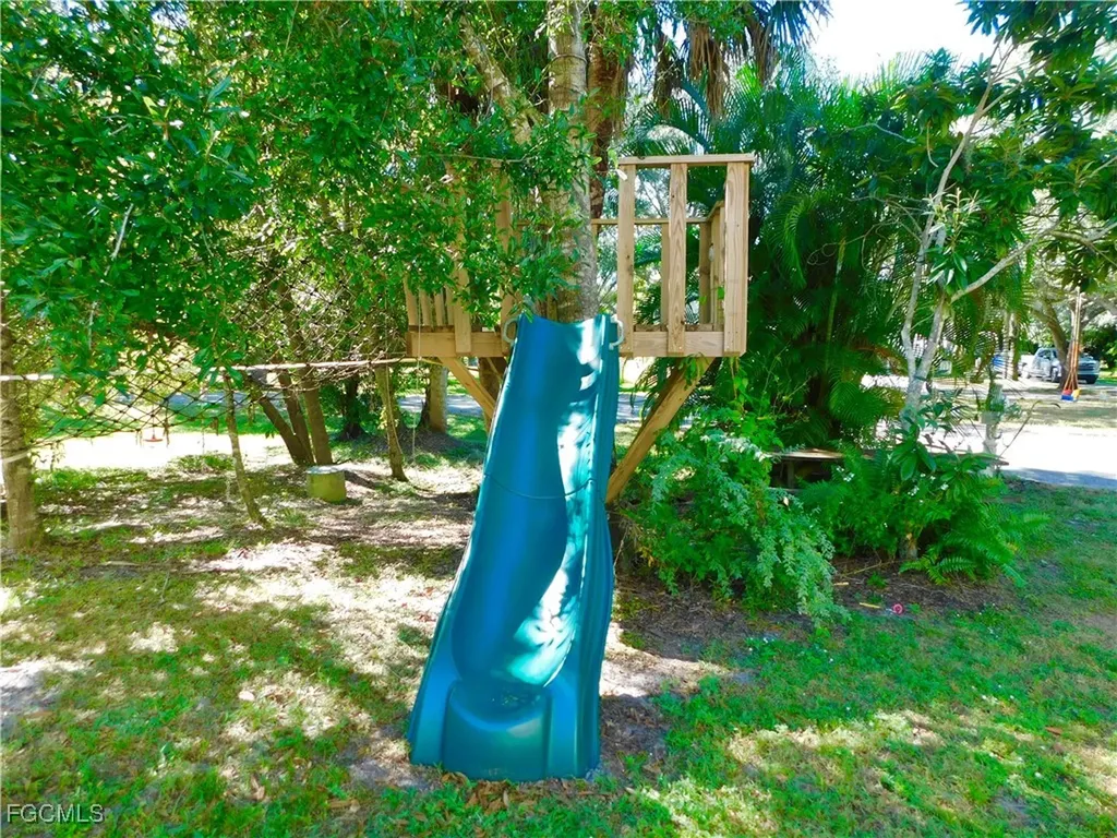 16990 Laurelin Court North Fort Myers FL 33917