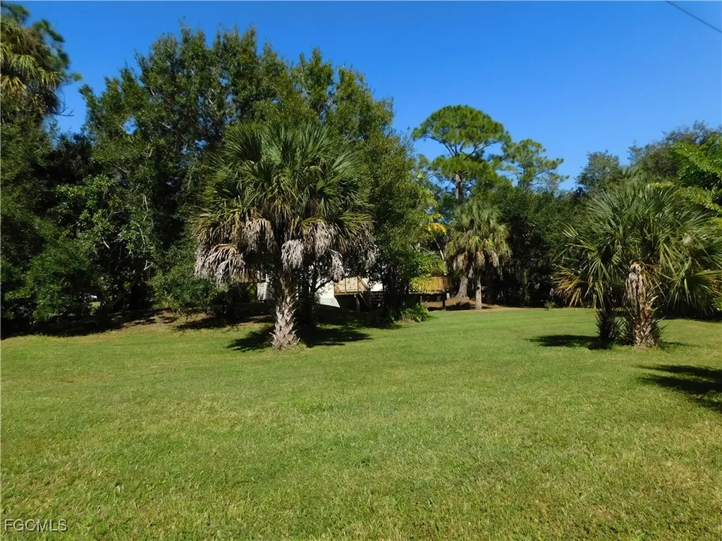 16990 Laurelin Court North Fort Myers FL 33917