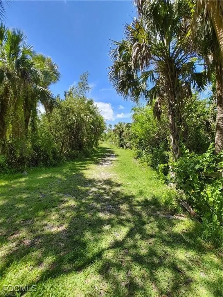 16990 Laurelin Court North Fort Myers FL 33917