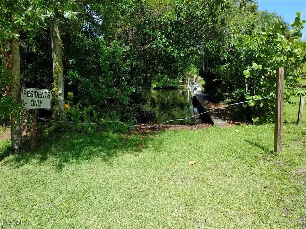16990 Laurelin Court North Fort Myers FL 33917