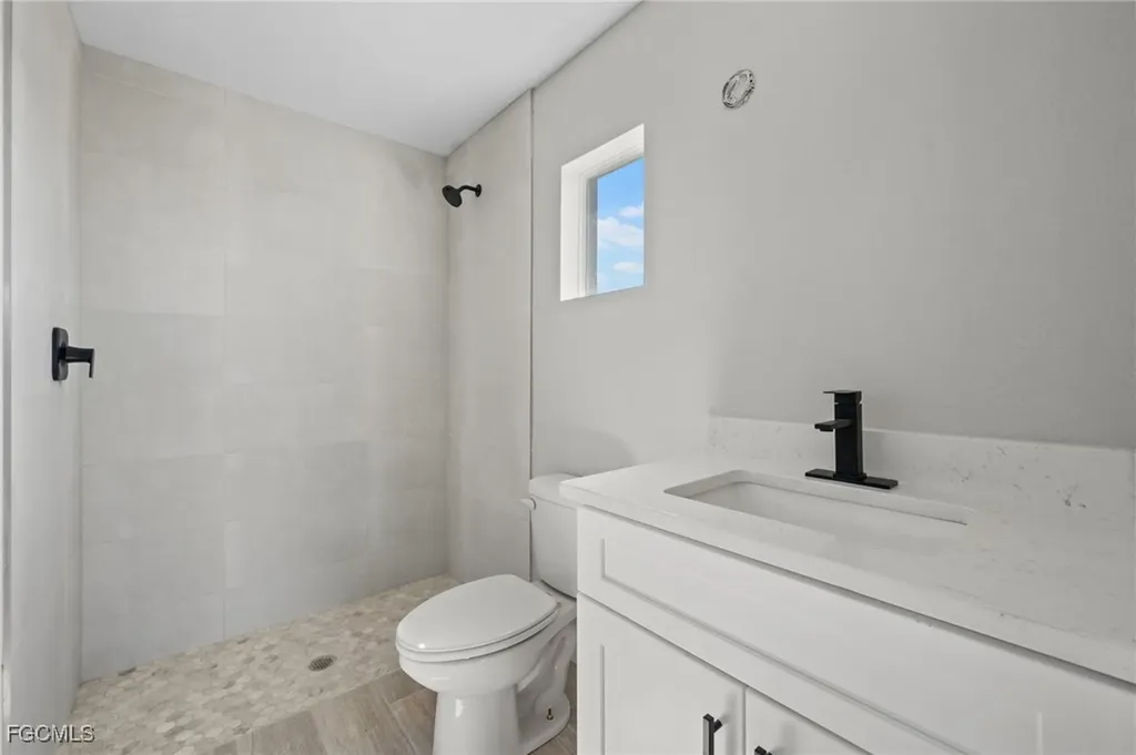 1425 NE 44th Street Cape Coral FL 33909