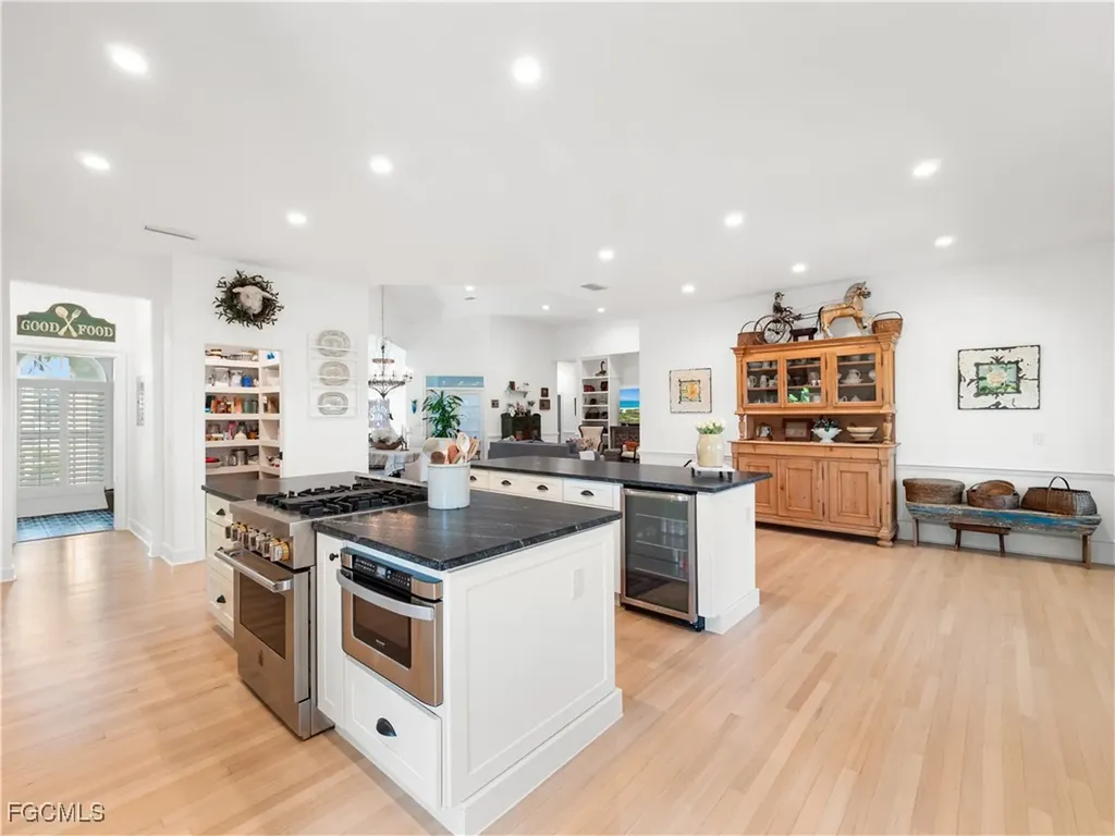 519 Kinzie Island Court Sanibel FL 33957