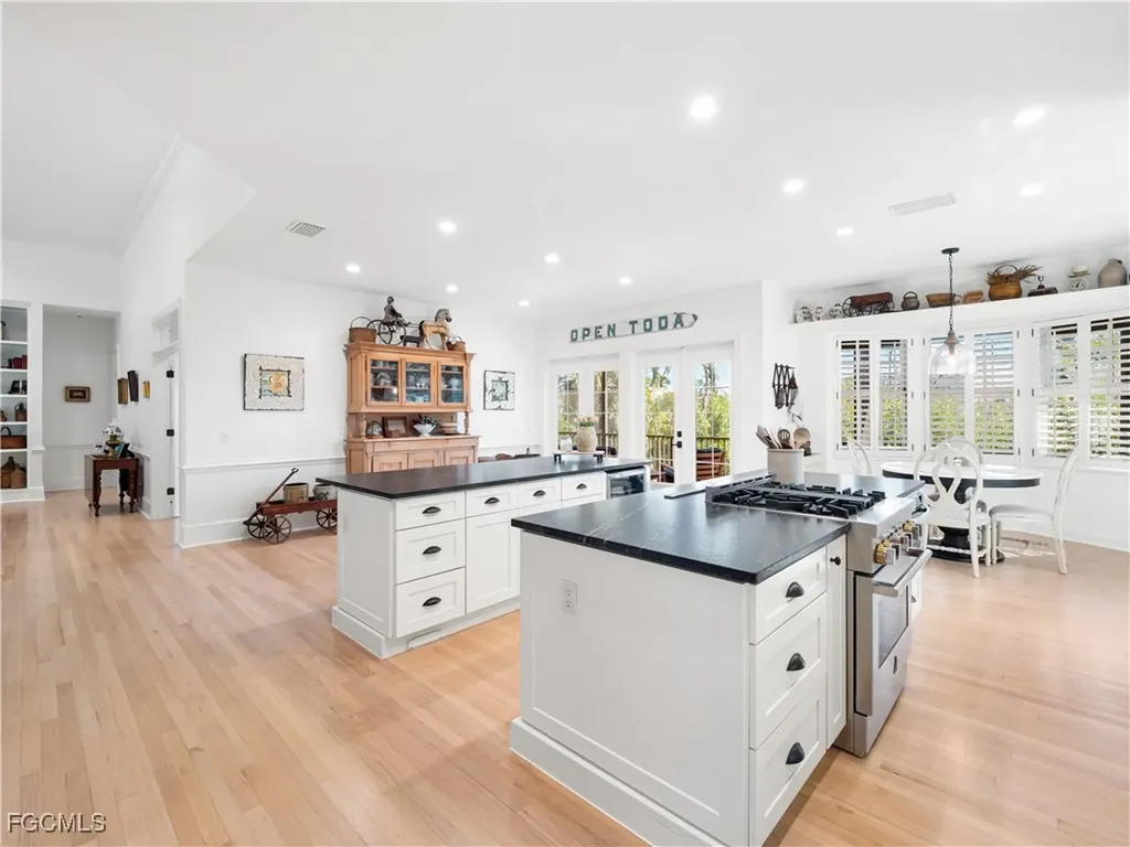 519 Kinzie Island Court Sanibel FL 33957