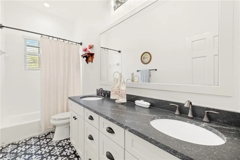 519 Kinzie Island Court Sanibel FL 33957