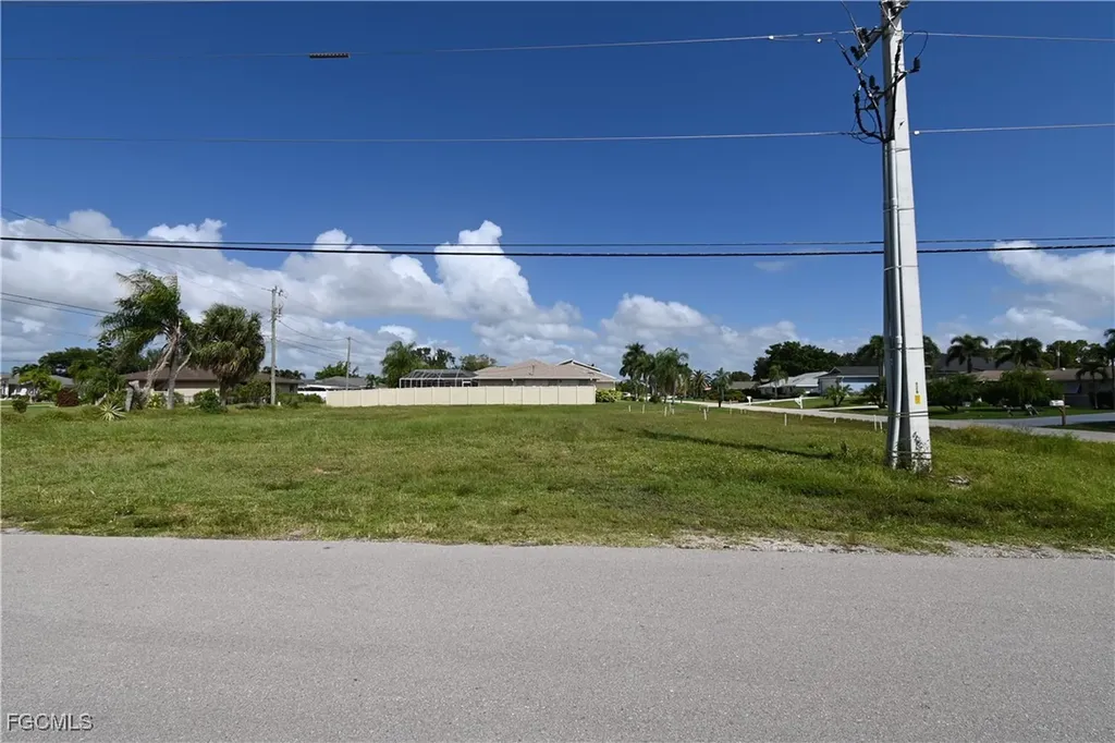3928 SE 4th Avenue Cape Coral FL 33904