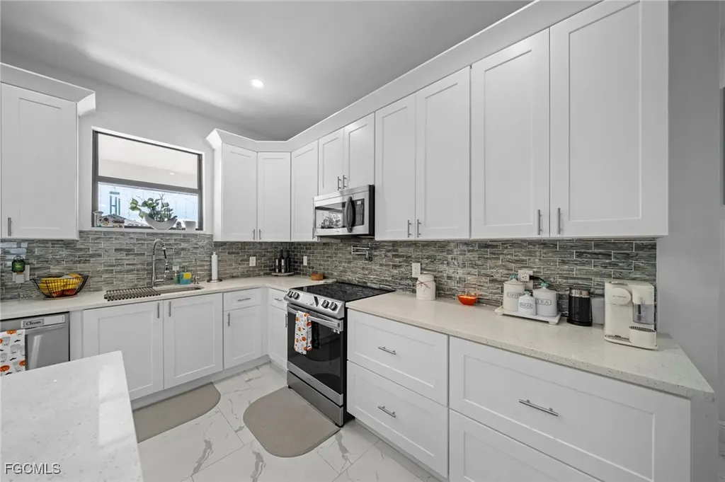 3713 25th Street SW Lehigh Acres FL 33976