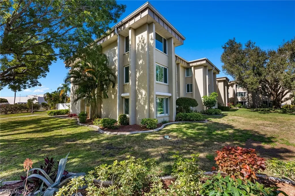 2244 Winkler Avenue Fort Myers FL 33901