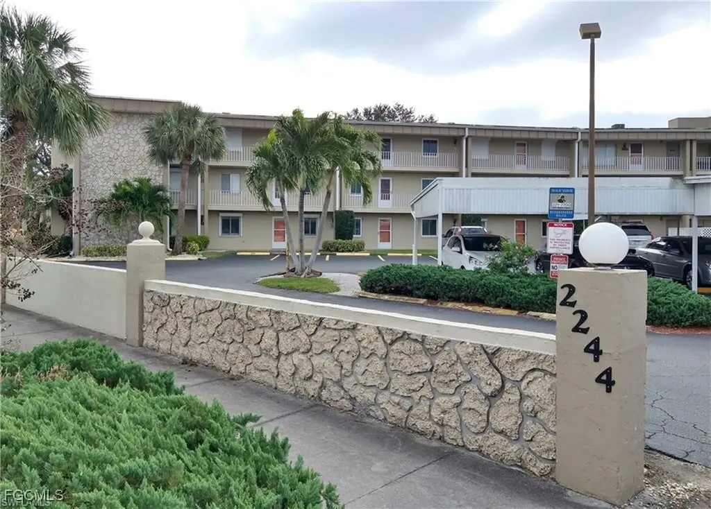 2244 Winkler Avenue Fort Myers FL 33901