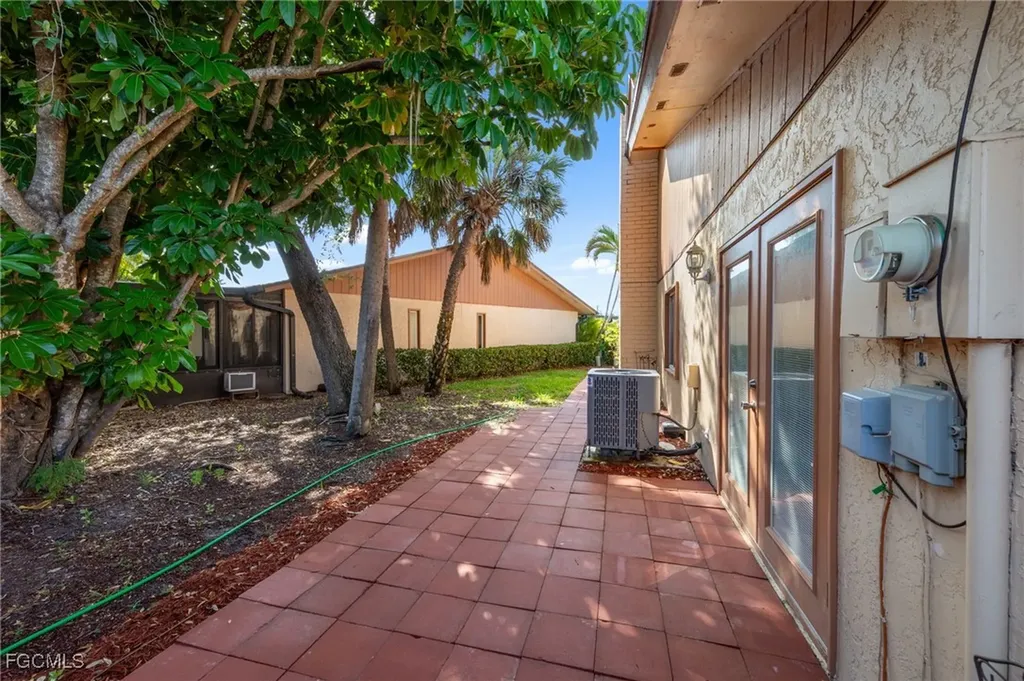 6443 Royal Woods Drive Fort Myers FL 33908