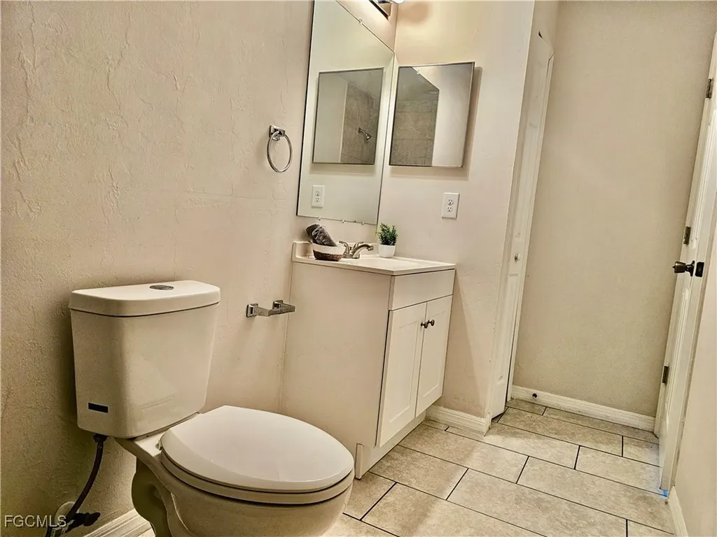 545 SE 4th Terrace Cape Coral FL 33990