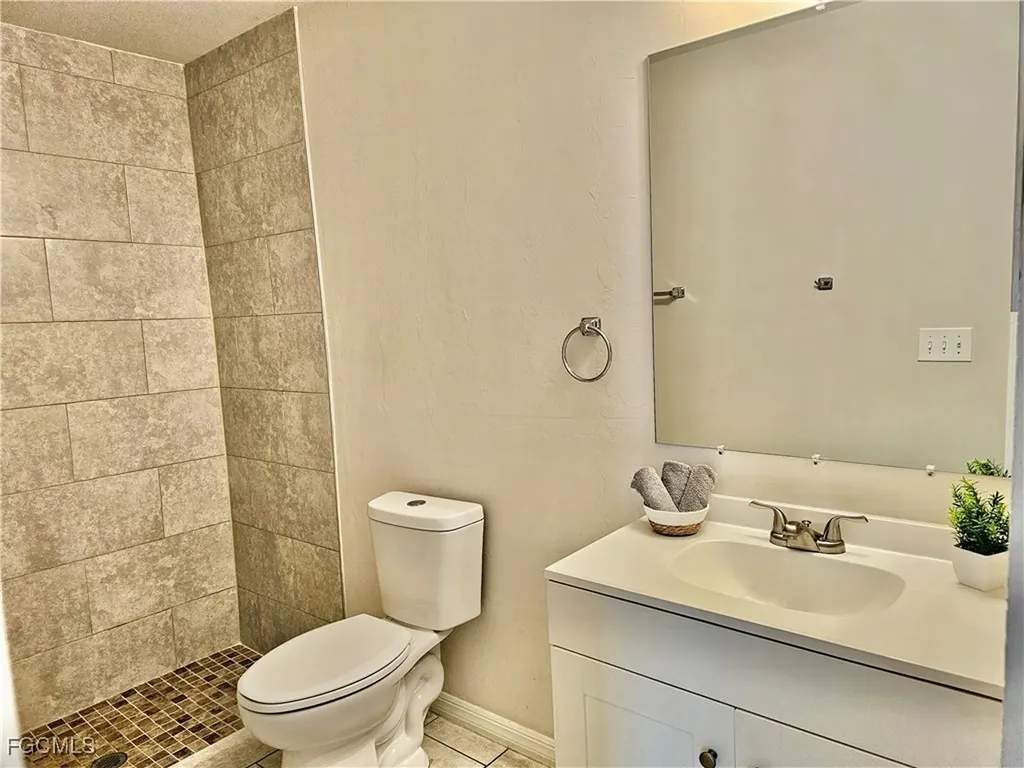 545 SE 4th Terrace Cape Coral FL 33990