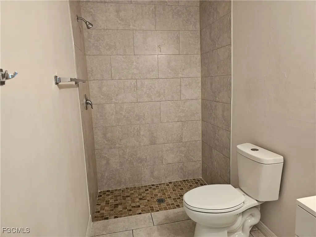 545 SE 4th Terrace Cape Coral FL 33990