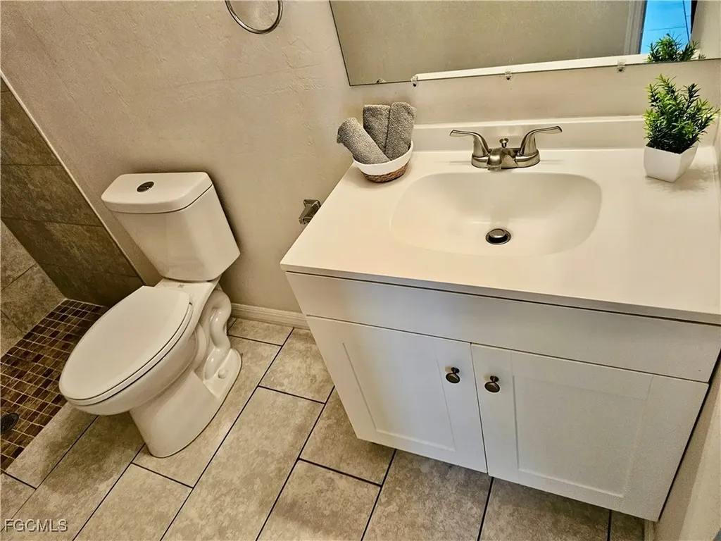 545 SE 4th Terrace Cape Coral FL 33990