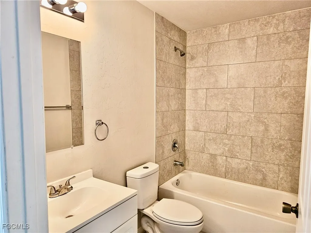 545 SE 4th Terrace Cape Coral FL 33990